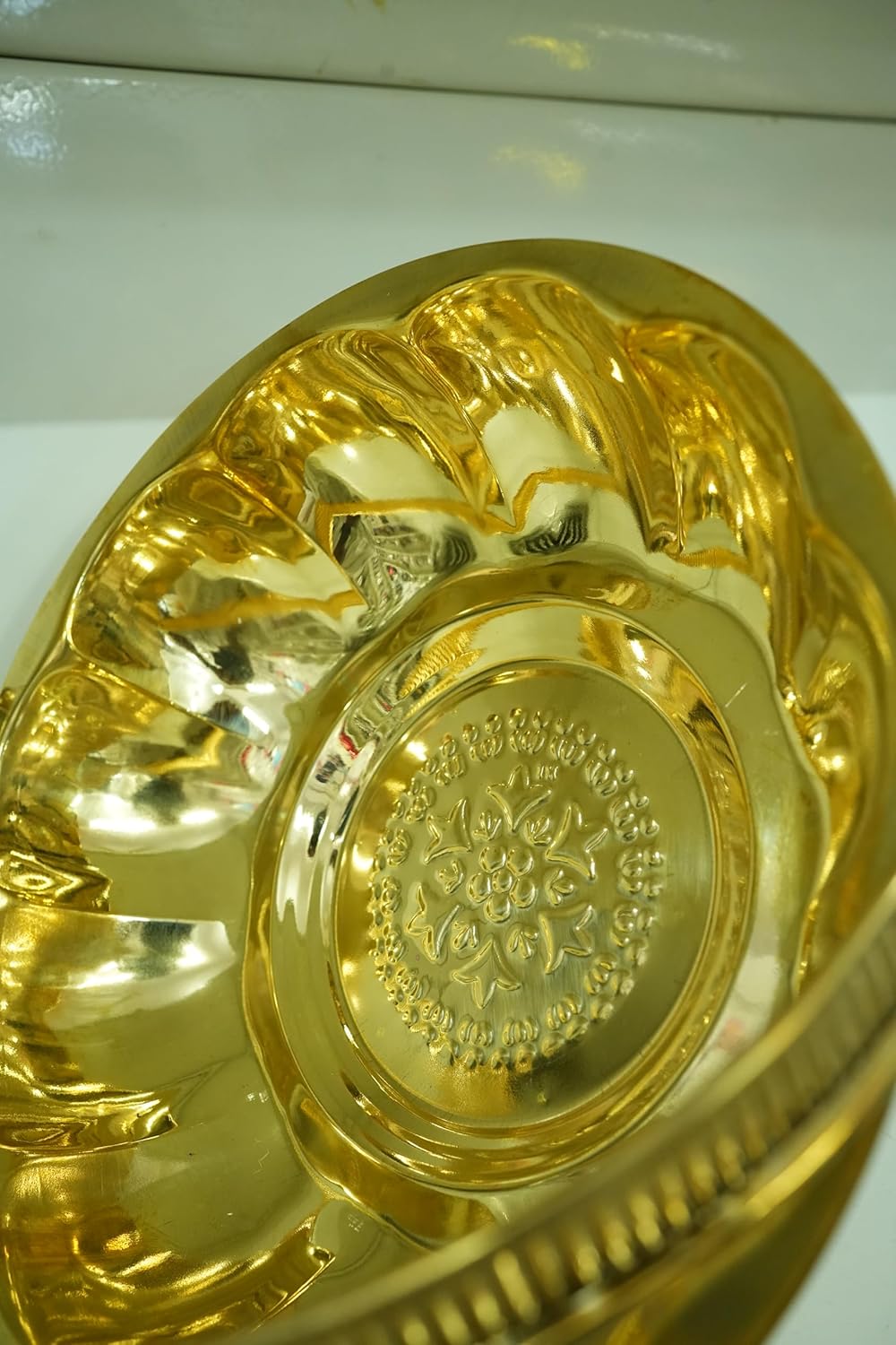 PeetalKraft Golden Traditional Handcrafted Brass Flower Basket for Pooja, Size 25x25x10 cm, Weight 340 Grams